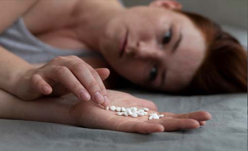woman-with-pills